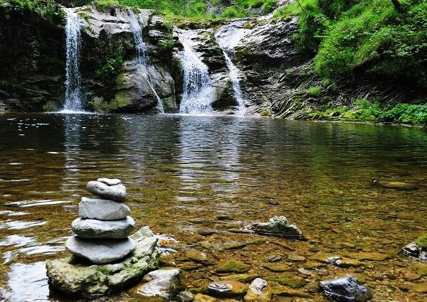 Hadsar Waterfall
