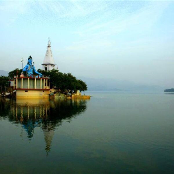 Gobind Sagar Lake Travel Guide